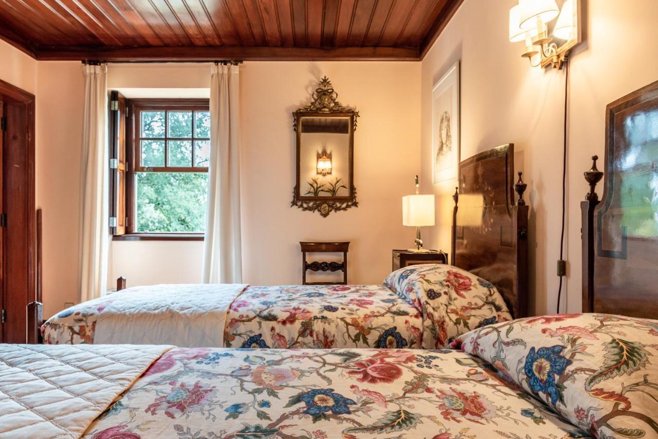 Quinta De Mouraes Casa Dos Rododendros Guest House Lever ภายนอก รูปภาพ