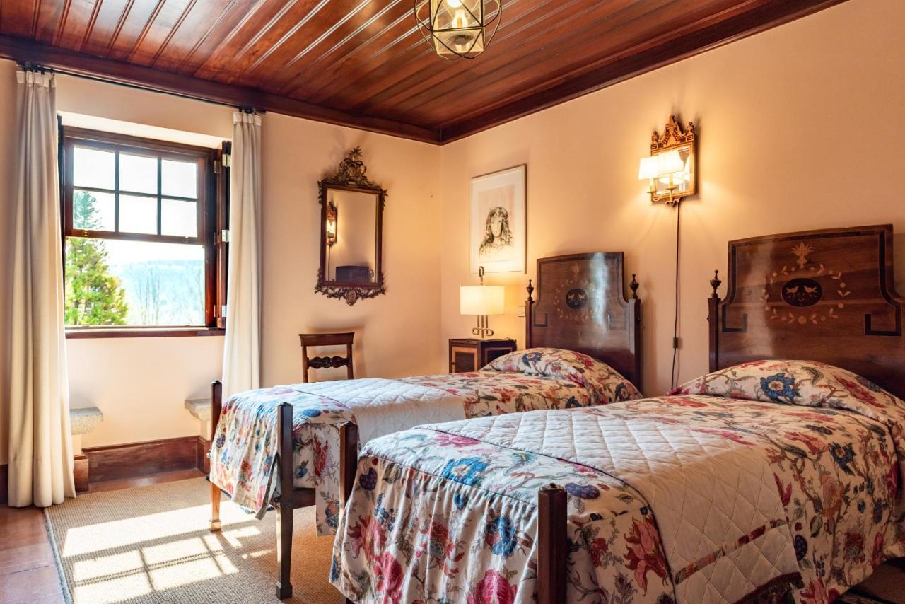 Quinta De Mouraes Casa Dos Rododendros Guest House Lever ภายนอก รูปภาพ