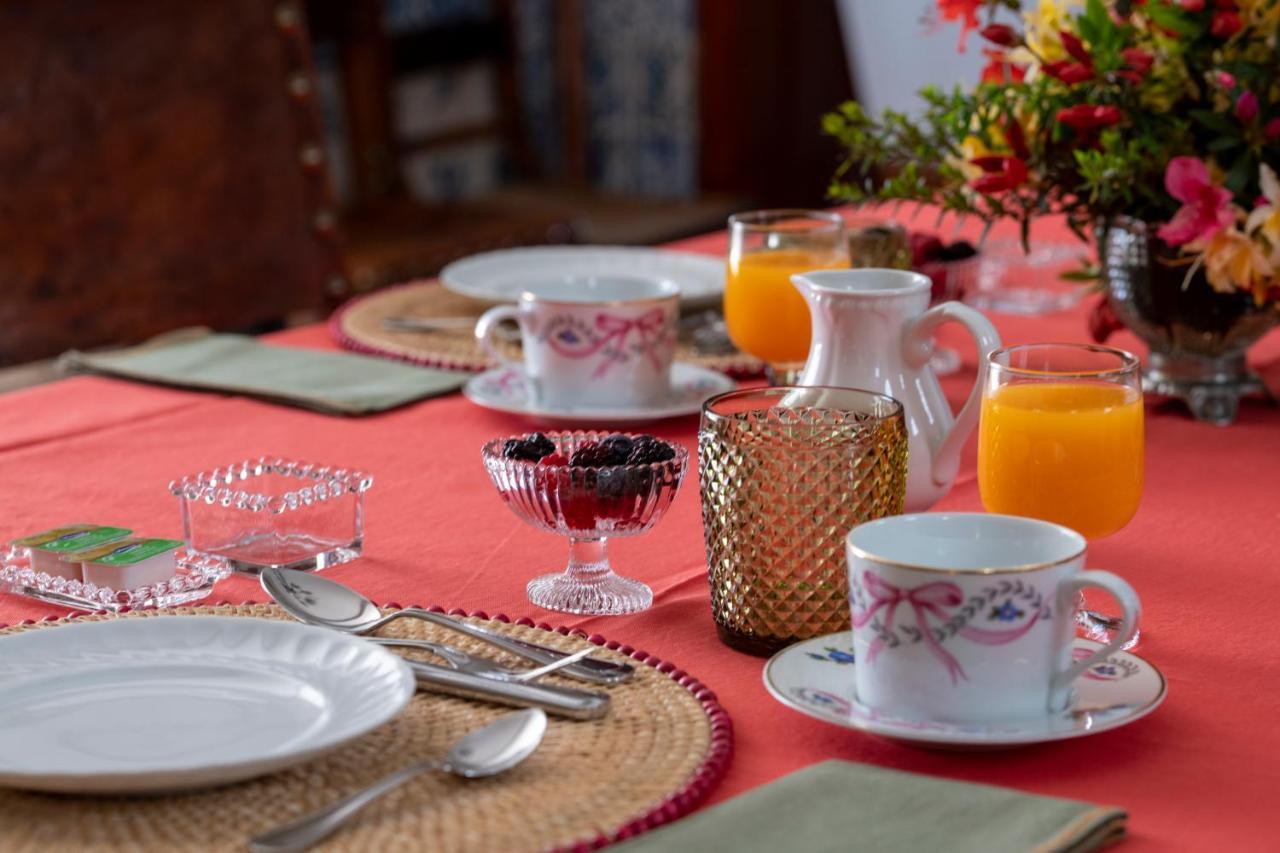 Quinta De Mouraes Casa Dos Rododendros Guest House Lever ภายนอก รูปภาพ