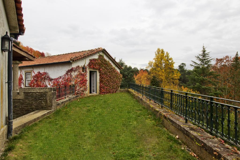 Quinta De Mouraes Casa Dos Rododendros Guest House Lever ภายนอก รูปภาพ